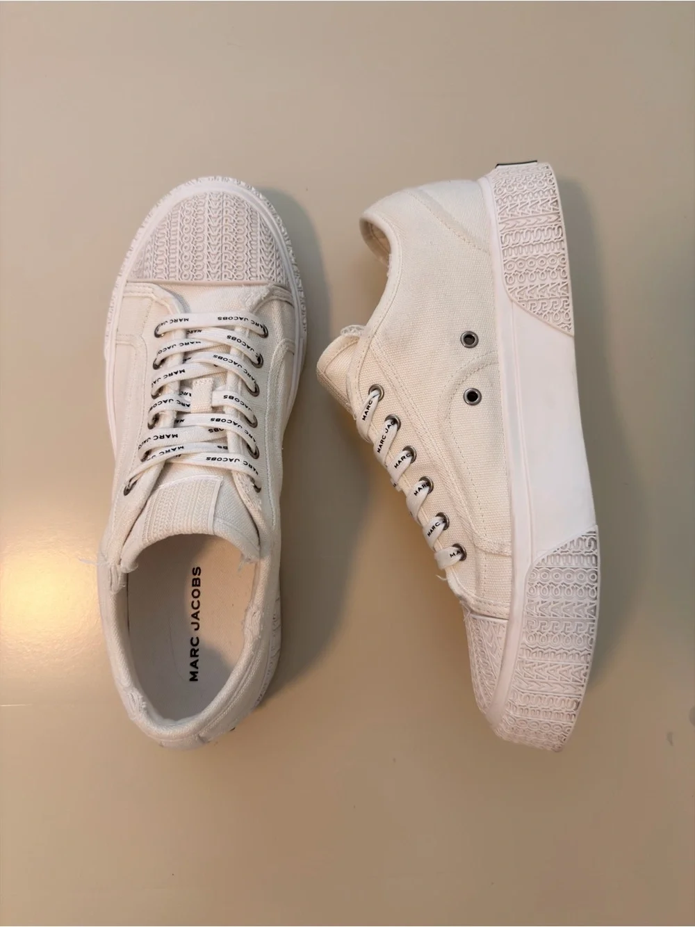 NEW Marc Jacobs White Canvas Low-Top Sneakers